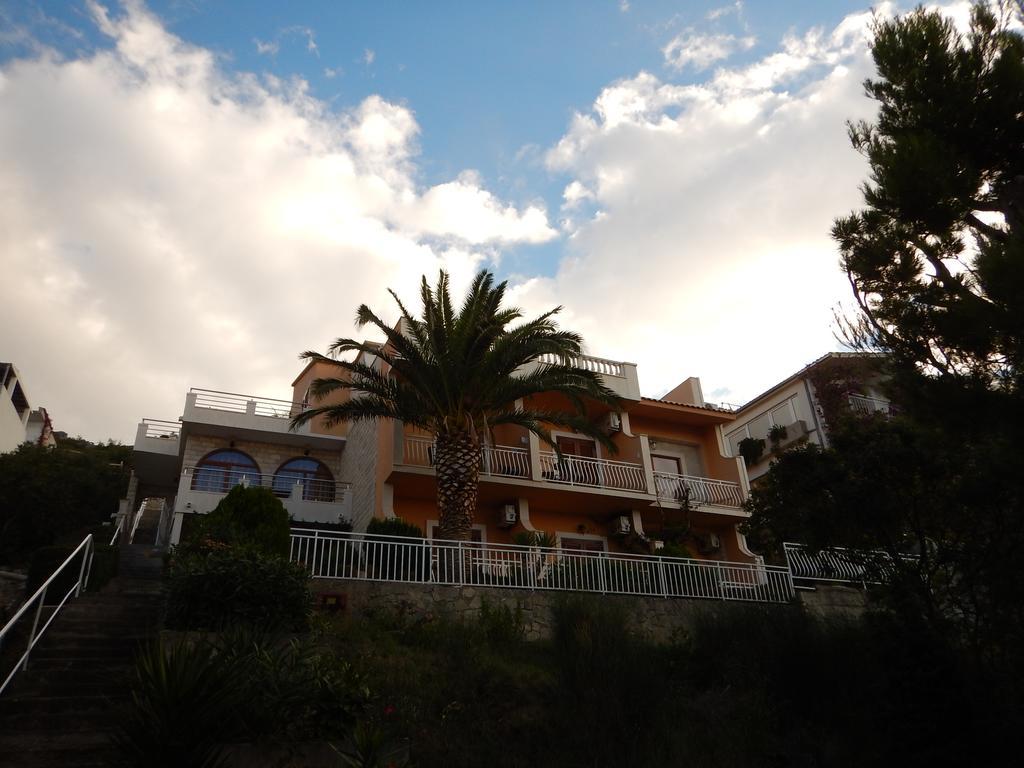 Apartments Kapetan Jure ブレラ エクステリア 写真